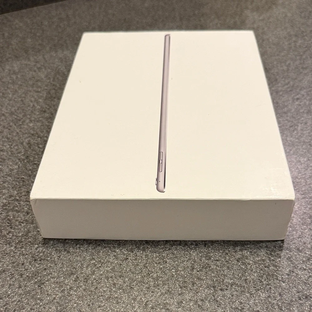 Apple Tablet - White Box ipad pro